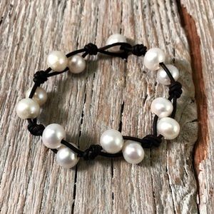 abby freshwater pearl and leather bracelet